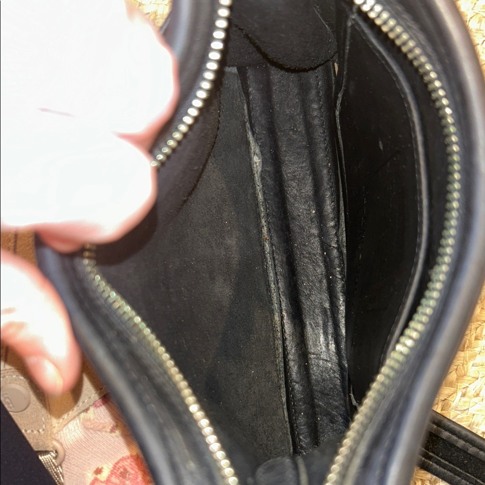 Coach Elegant Black Leather Crossbody Bag - Picture 8 of 9